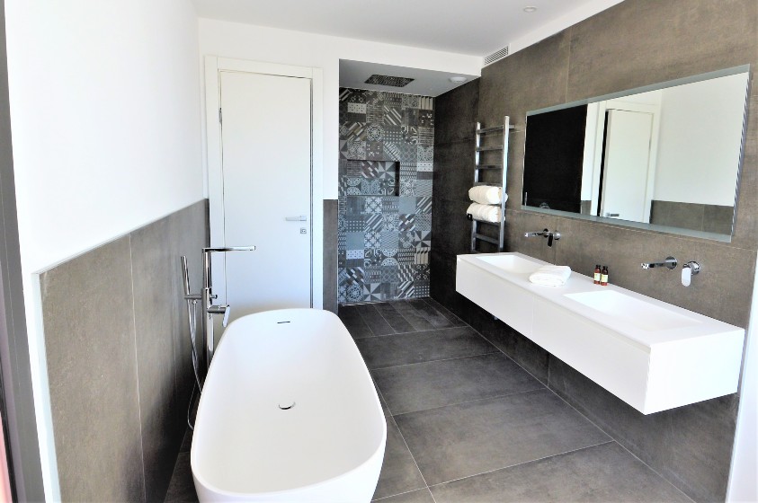 Eze Bord De Mer Groupe Corniche Appartements Et Villas A Vendre