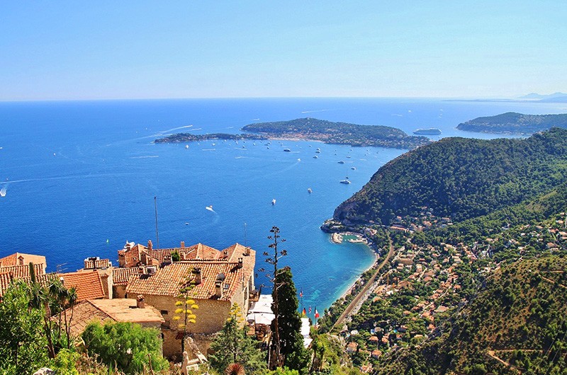 LUXURY VILLAS FOR SALE OR RENT IN EZE